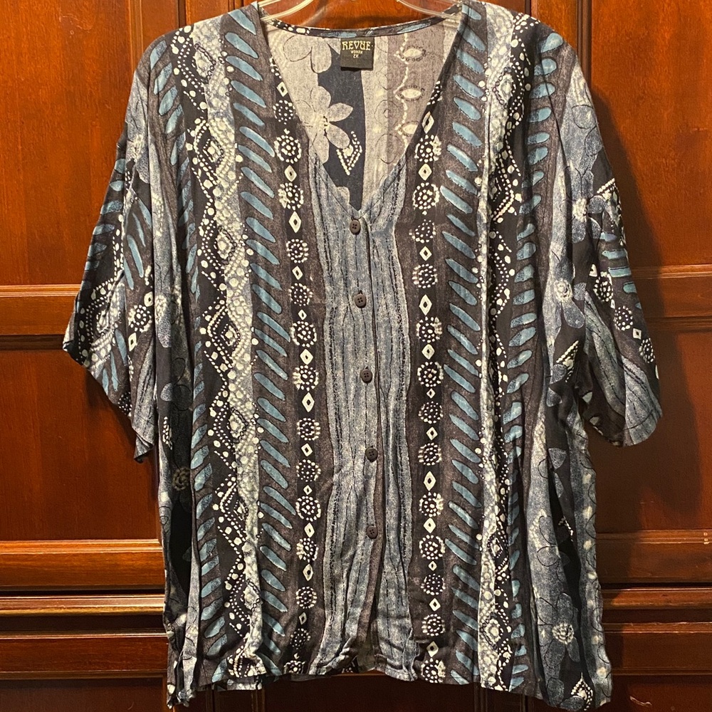 Revue women’s Blue and Black Patterned button up short sleeve size 2X Shirt